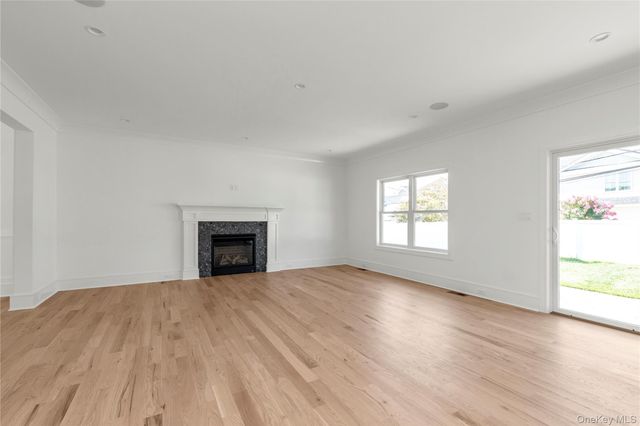 23 Garden Circle, Syosset, NY 11791