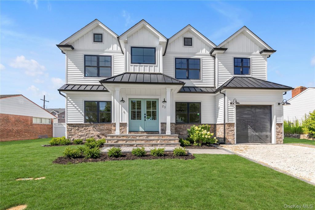 23 Garden Circle, Syosset, NY 11791