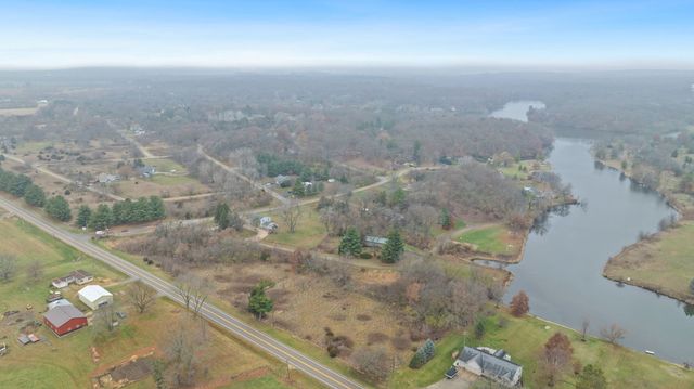 127 Flambeau Lane, Dixon, IL 61021