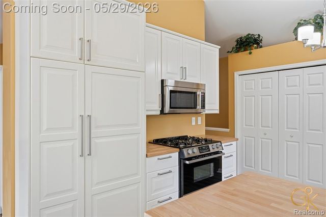 4933 Iroquois Boulevard, Clarkston, MI 48348