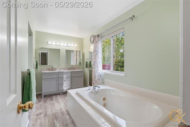 4933 Iroquois Boulevard, Clarkston, MI 48348