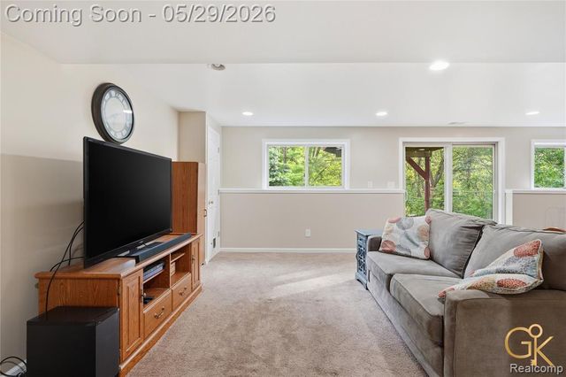 4933 Iroquois Boulevard, Clarkston, MI 48348