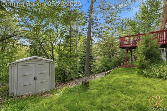 4933 Iroquois Boulevard, Clarkston, MI 48348