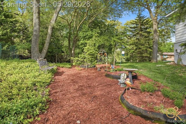 4933 Iroquois Boulevard, Clarkston, MI 48348