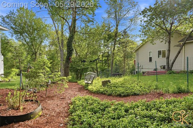 4933 Iroquois Boulevard, Clarkston, MI 48348