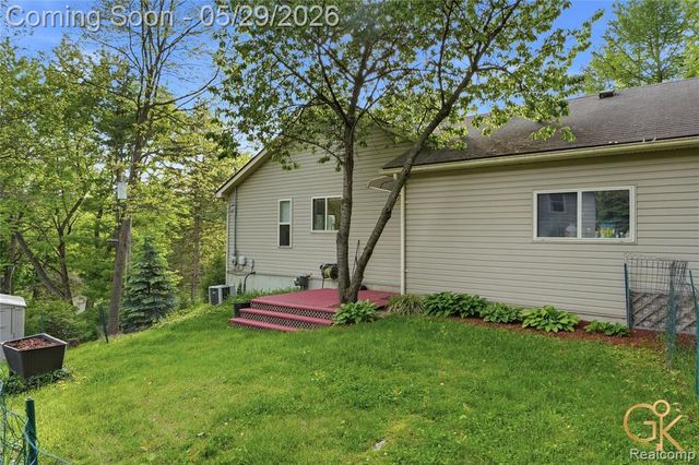4933 Iroquois Boulevard, Clarkston, MI 48348