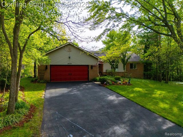 4933 Iroquois Boulevard, Clarkston, MI 48348