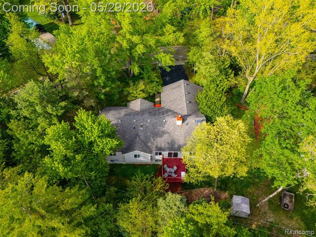 4933 Iroquois Boulevard, Clarkston, MI 48348