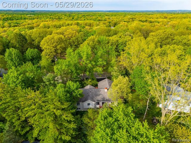 4933 Iroquois Boulevard, Clarkston, MI 48348