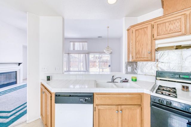 2670 N Katy Avenue, Fresno, CA 93722