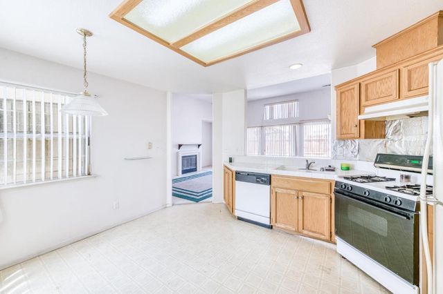 2670 N Katy Avenue, Fresno, CA 93722
