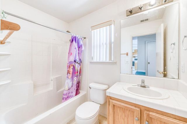 2670 N Katy Avenue, Fresno, CA 93722