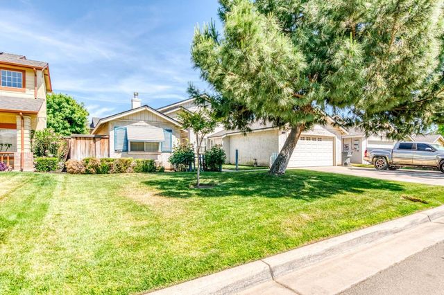 2670 N Katy Avenue, Fresno, CA 93722