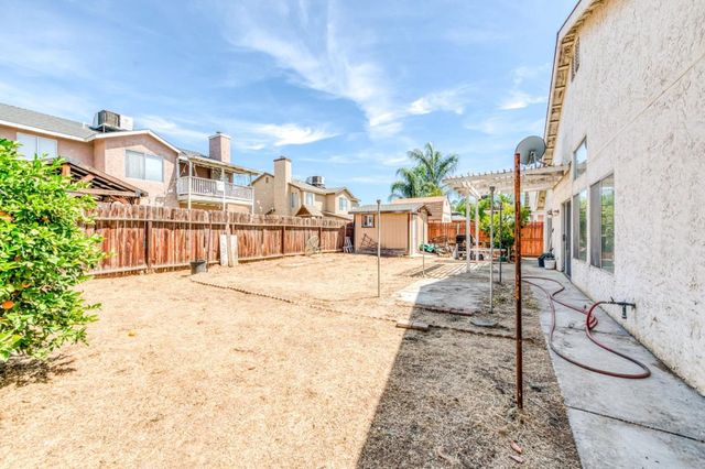2670 N Katy Avenue, Fresno, CA 93722