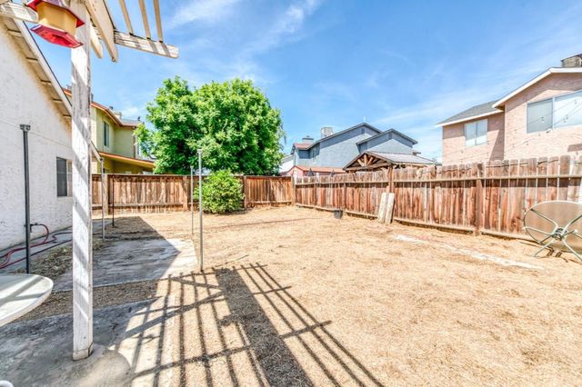 2670 N Katy Avenue, Fresno, CA 93722