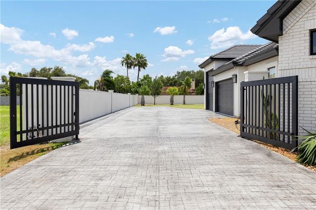 3019 W Rockefeller Lane, Edinburg, TX 78539