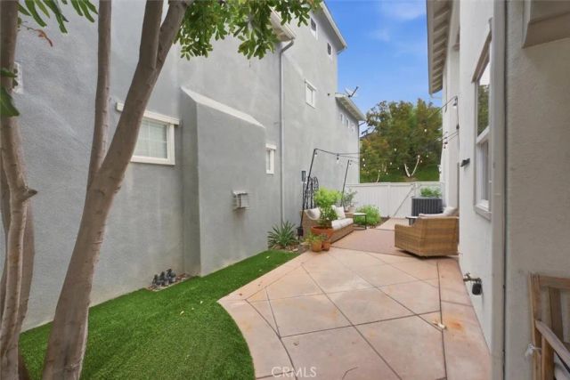 8 Snapdragon, Ladera Ranch, CA 92694