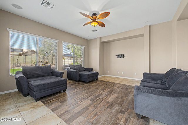 4924 W SILVA Drive, New River, AZ 85087