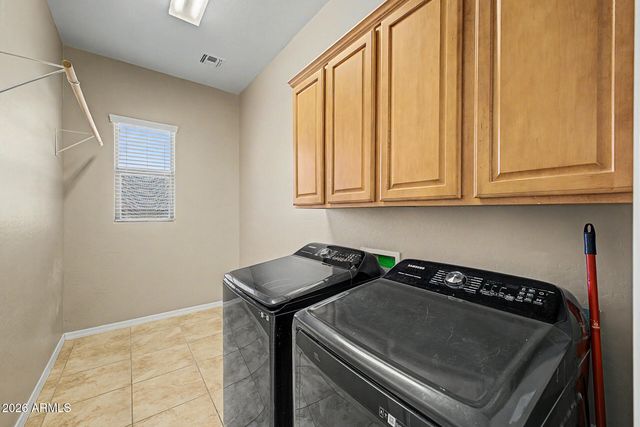 4924 W SILVA Drive, New River, AZ 85087