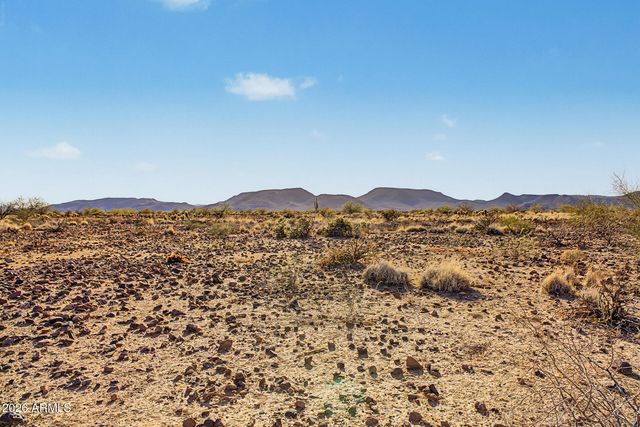 4924 W SILVA Drive, New River, AZ 85087