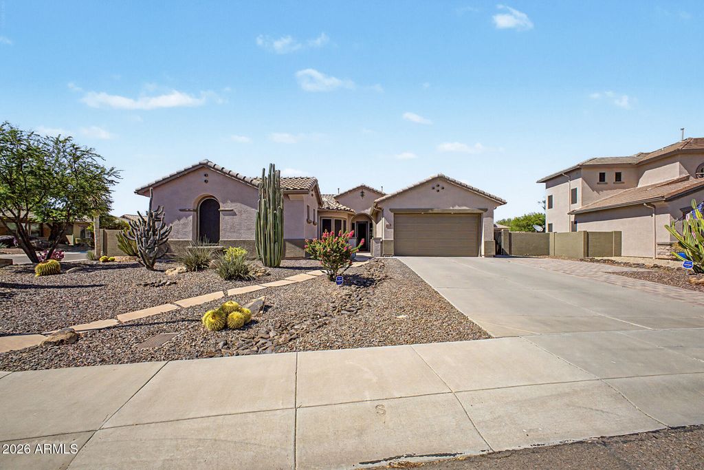 4924 W SILVA Drive, New River, AZ 85087