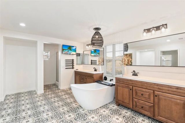 4365 Cabot Drive, Corona, CA 92883