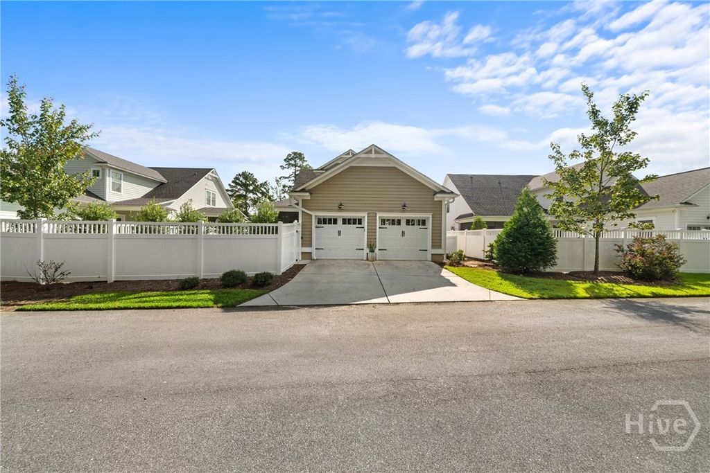 Image 8 of property listing at 119 Quince Street, Pooler, GA 31322