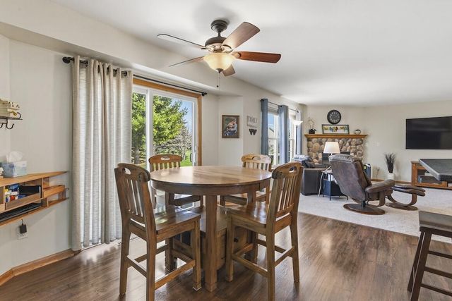 1189 Mockingbird DRIVE, Oconomowoc, WI 53066