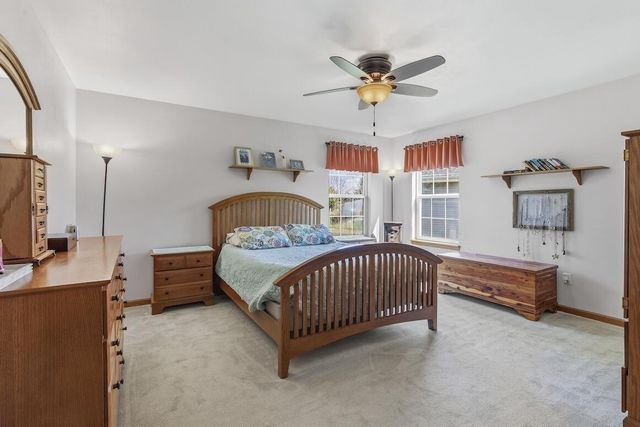 1189 Mockingbird DRIVE, Oconomowoc, WI 53066