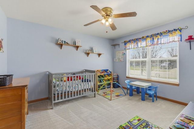 1189 Mockingbird DRIVE, Oconomowoc, WI 53066