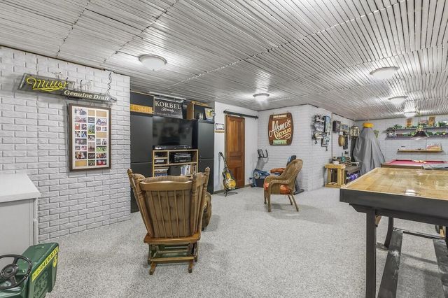 1189 Mockingbird DRIVE, Oconomowoc, WI 53066