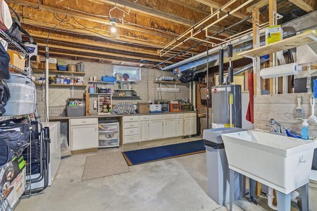 1189 Mockingbird DRIVE, Oconomowoc, WI 53066