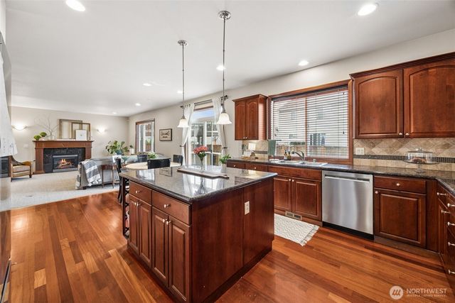 1519 Daffodil Avenue NE, Orting, WA 98360