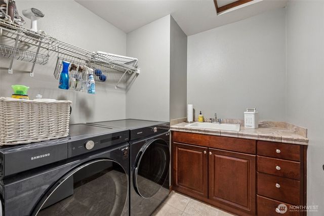 1519 Daffodil Avenue NE, Orting, WA 98360