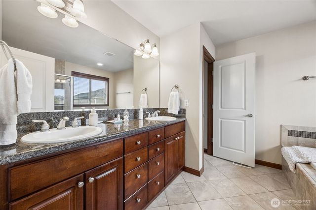 1519 Daffodil Avenue NE, Orting, WA 98360