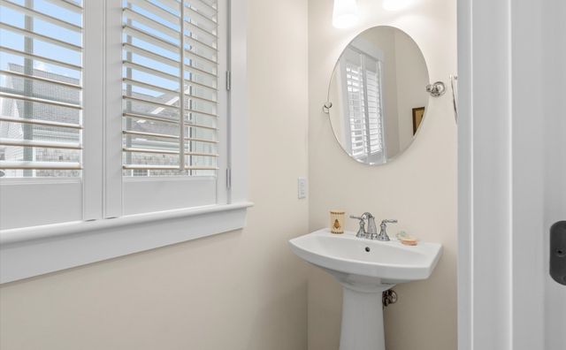 106 White Clover Trl, Plymouth, MA 02360