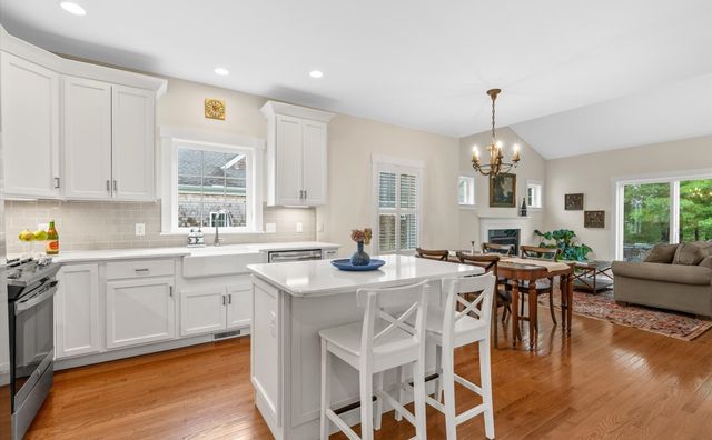 106 White Clover Trl, Plymouth, MA 02360