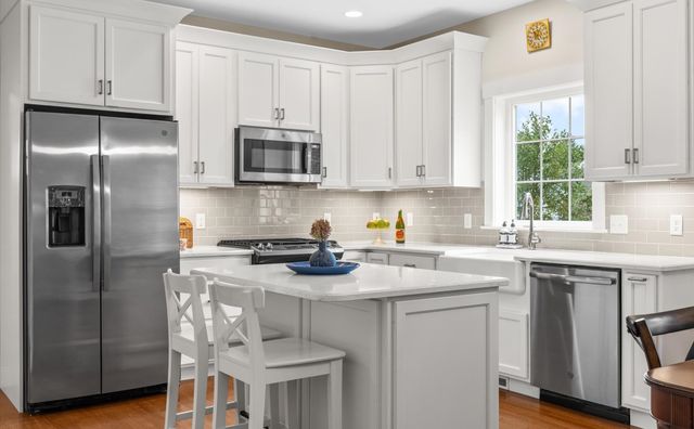 106 White Clover Trl, Plymouth, MA 02360