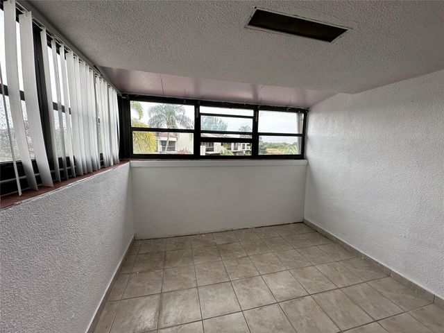 6630 Racquet Club Dr 163, Lauderhill, FL 33319