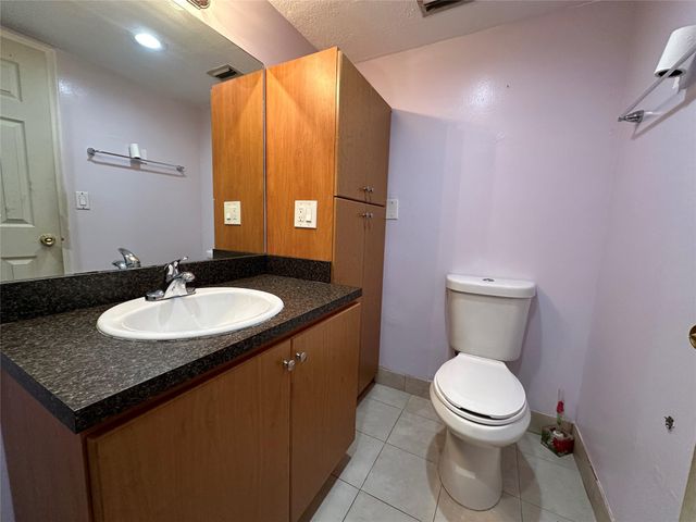 6630 Racquet Club Dr 163, Lauderhill, FL 33319