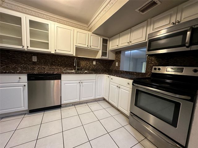 6630 Racquet Club Dr 163, Lauderhill, FL 33319