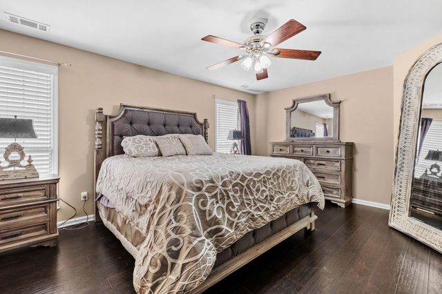 5035 WOLFCHASE FARMS PKY, Bartlett, TN 38002