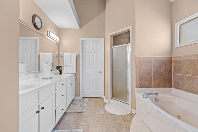 5035 WOLFCHASE FARMS PKY, Bartlett, TN 38002