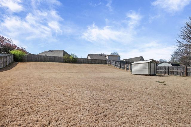 5035 WOLFCHASE FARMS PKY, Bartlett, TN 38002