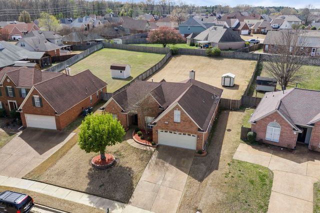 5035 WOLFCHASE FARMS PKY, Bartlett, TN 38002