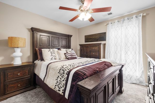 5035 WOLFCHASE FARMS PKY, Bartlett, TN 38002