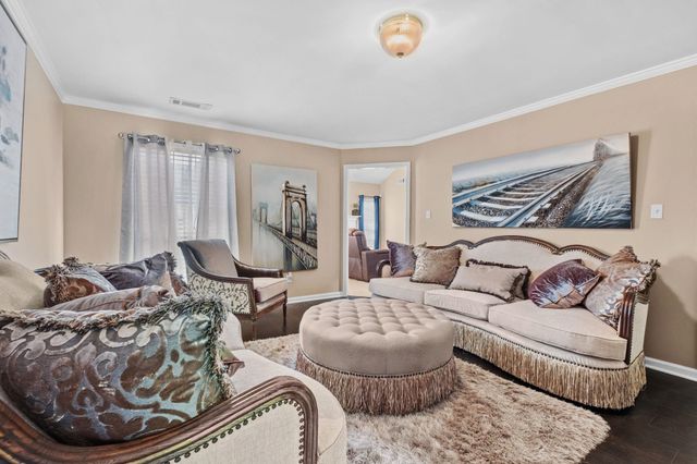 5035 WOLFCHASE FARMS PKY, Bartlett, TN 38002