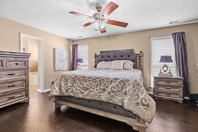 5035 WOLFCHASE FARMS PKY, Bartlett, TN 38002