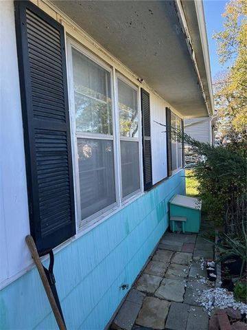 811 NE Barry Road, Kansas City, MO 64155