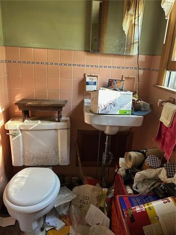 811 NE Barry Road, Kansas City, MO 64155